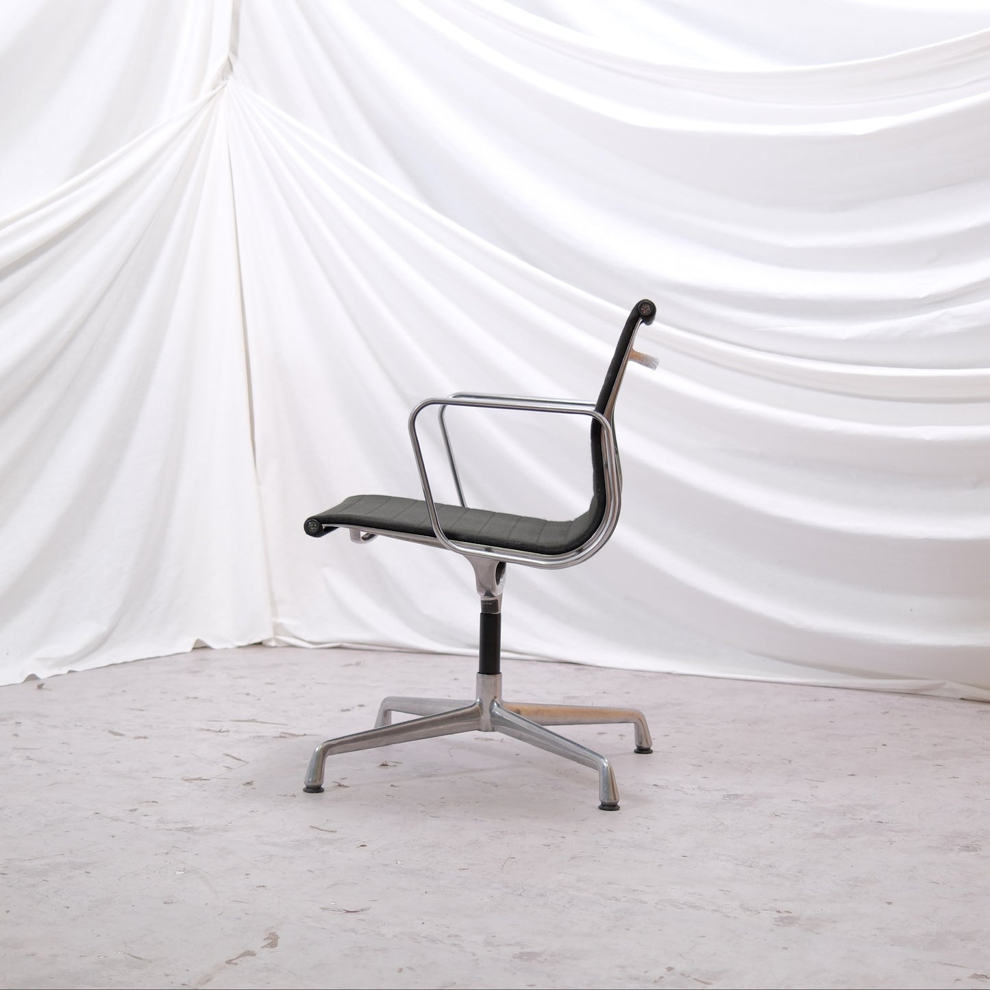 Vintage Charles & Ray Eames EA108 Office Chair