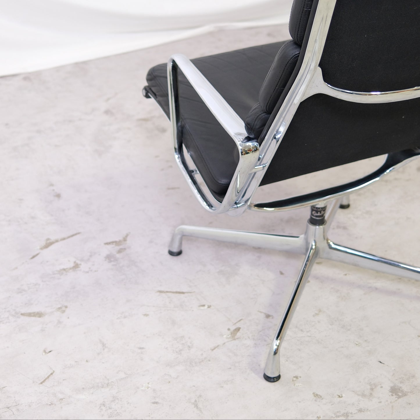 Vitra EA 215 Lounge Chair - Black Leather - Price Includes Deductible VAT 25.5%