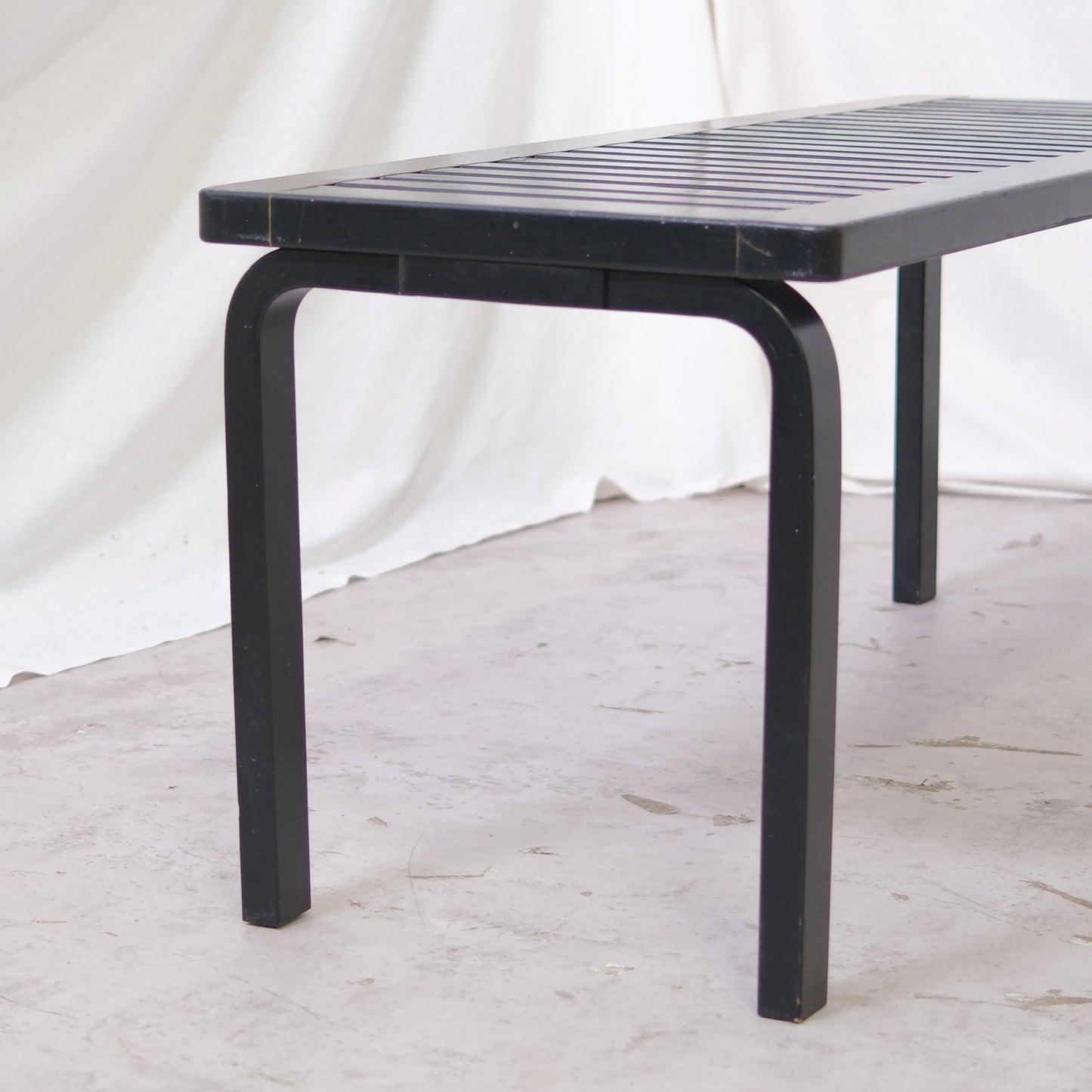 Artek 153A Bench – Black