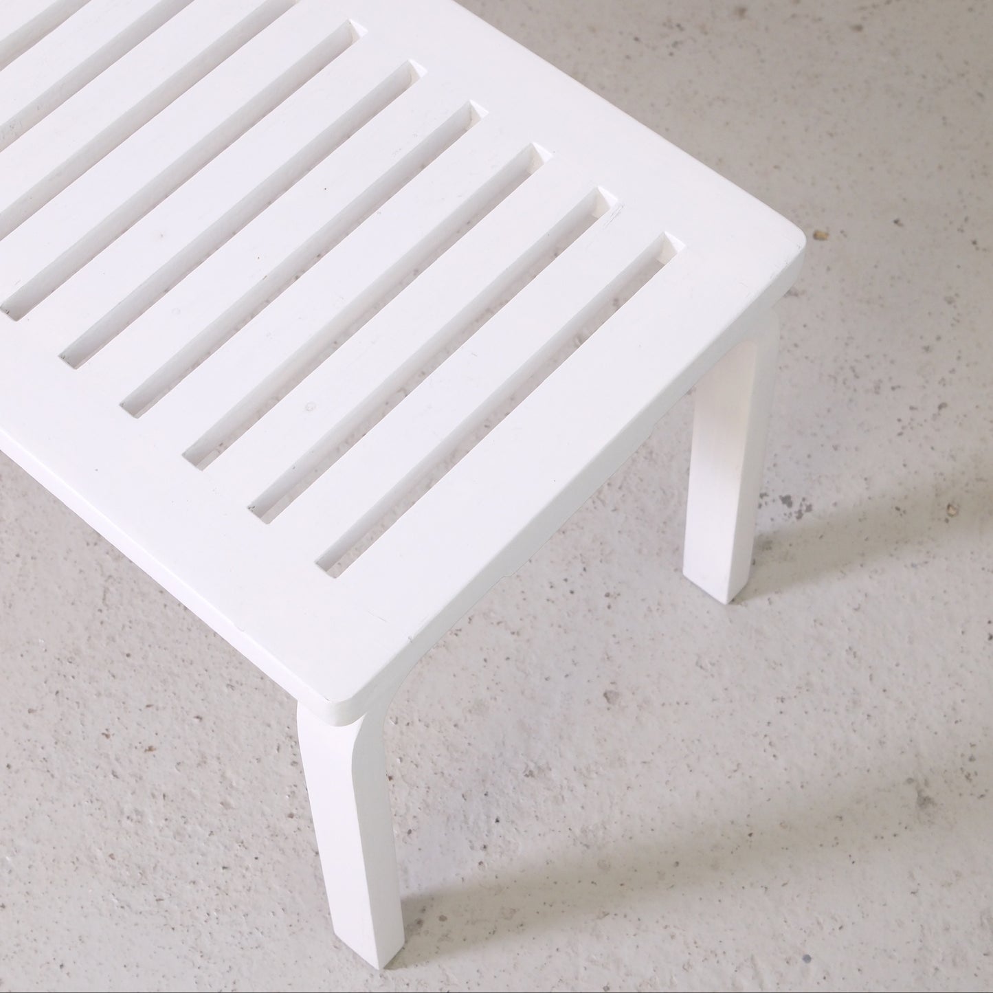 Artek 153A Bench in White