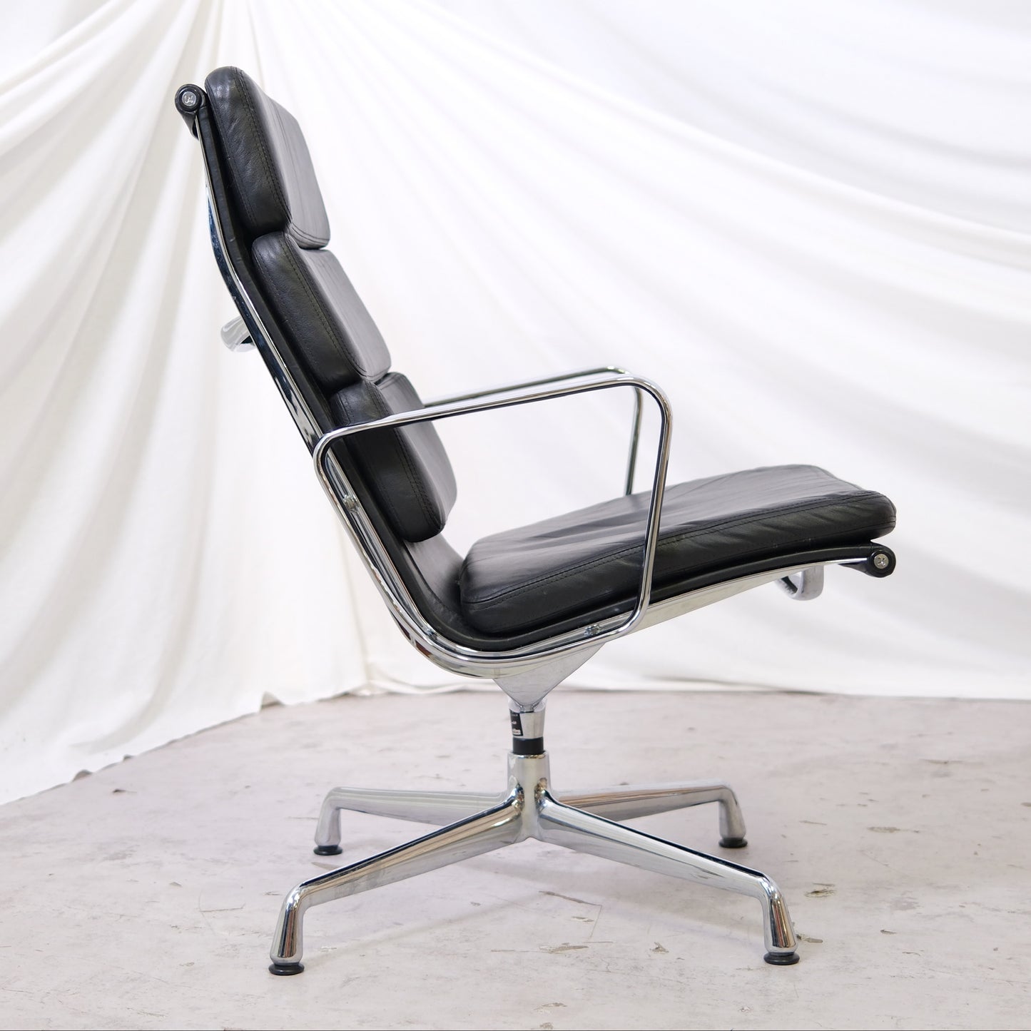 Vitra EA 215 Lounge Chair - Black Leather - Price Includes Deductible VAT 25.5%