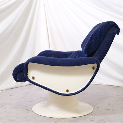 Yrjö Kukkapuro Saturnus Swivel Lounge Chair – Dark Blue Corduroy