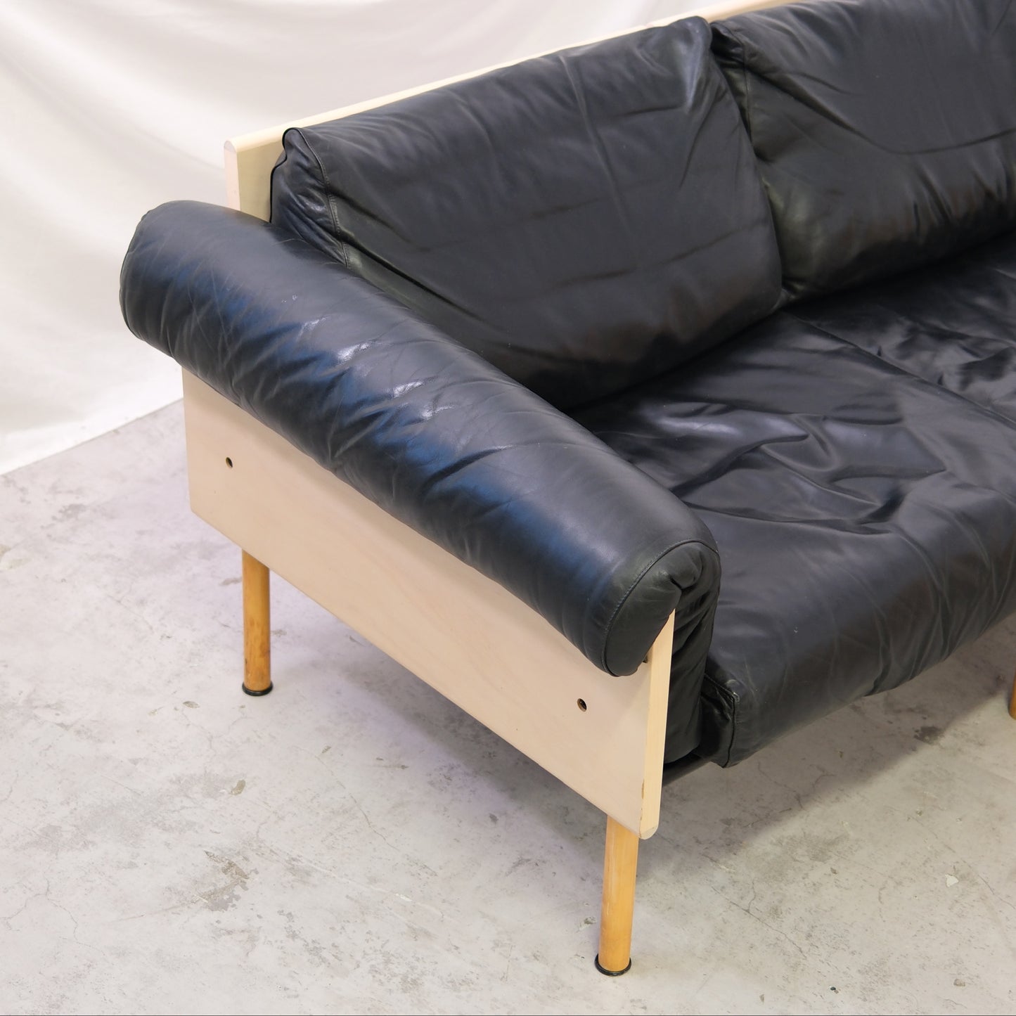 Yrjö Kukkapuro Ateljee 3-Seater Sofa – Black Leather, Birch Frame