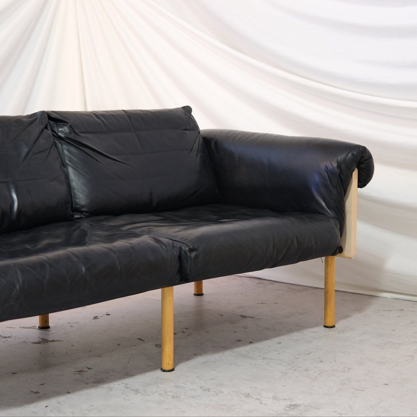 Yrjö Kukkapuro Ateljee 3-Seater Sofa – Black Leather, Birch Frame