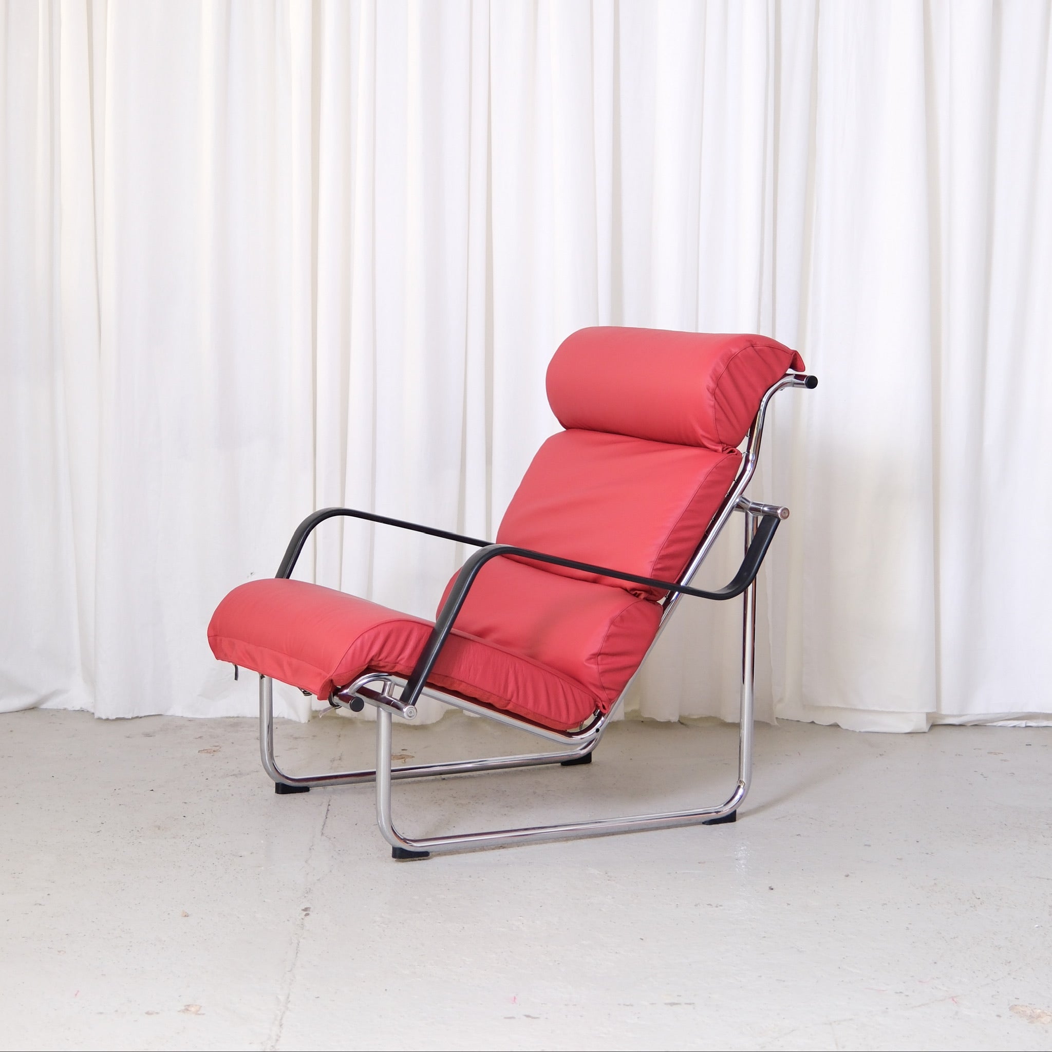 Yrjö Kukkapuro Remmi Lounge Chair in Red Leather – Pino Interiors