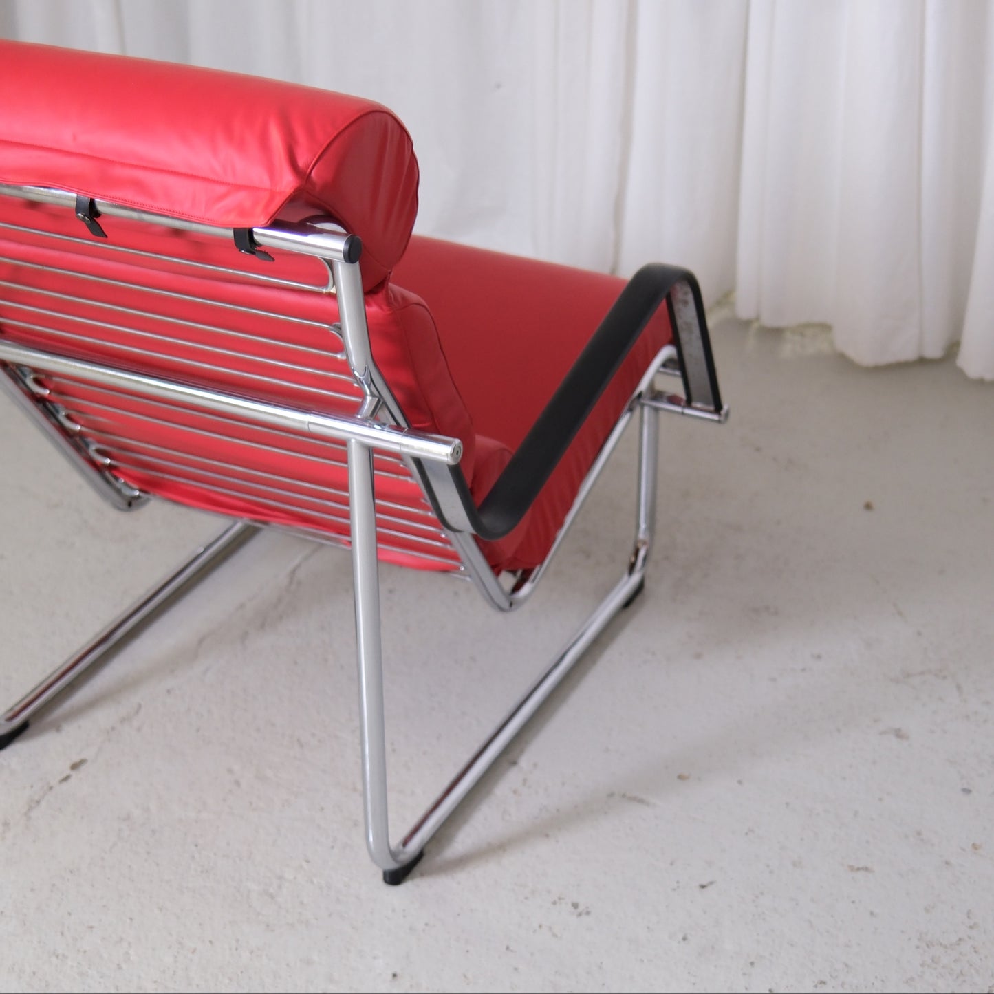 Yrjö Kukkapuro Remmi Lounge Chair in Red Leather