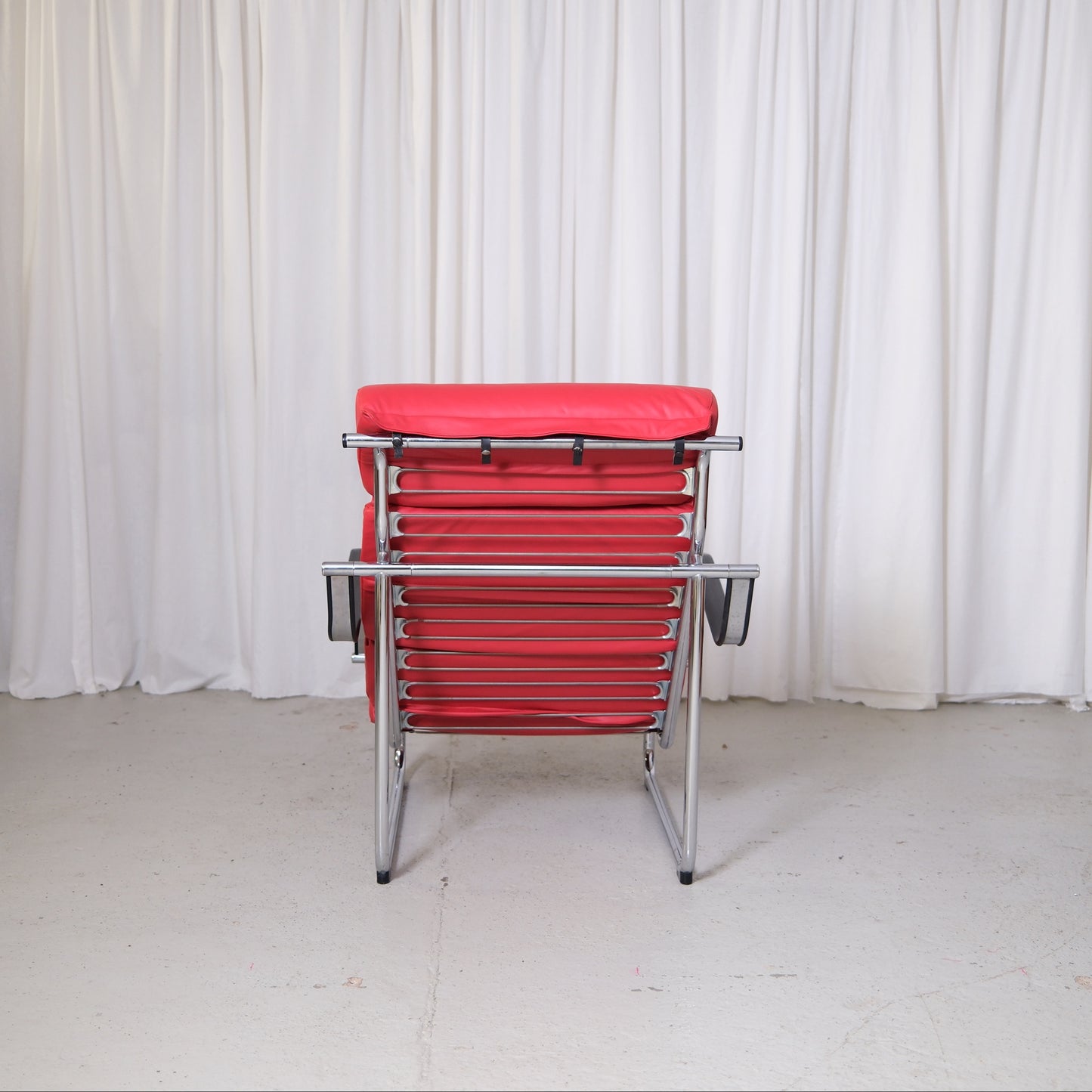 Yrjö Kukkapuro Remmi Lounge Chair in Red Leather