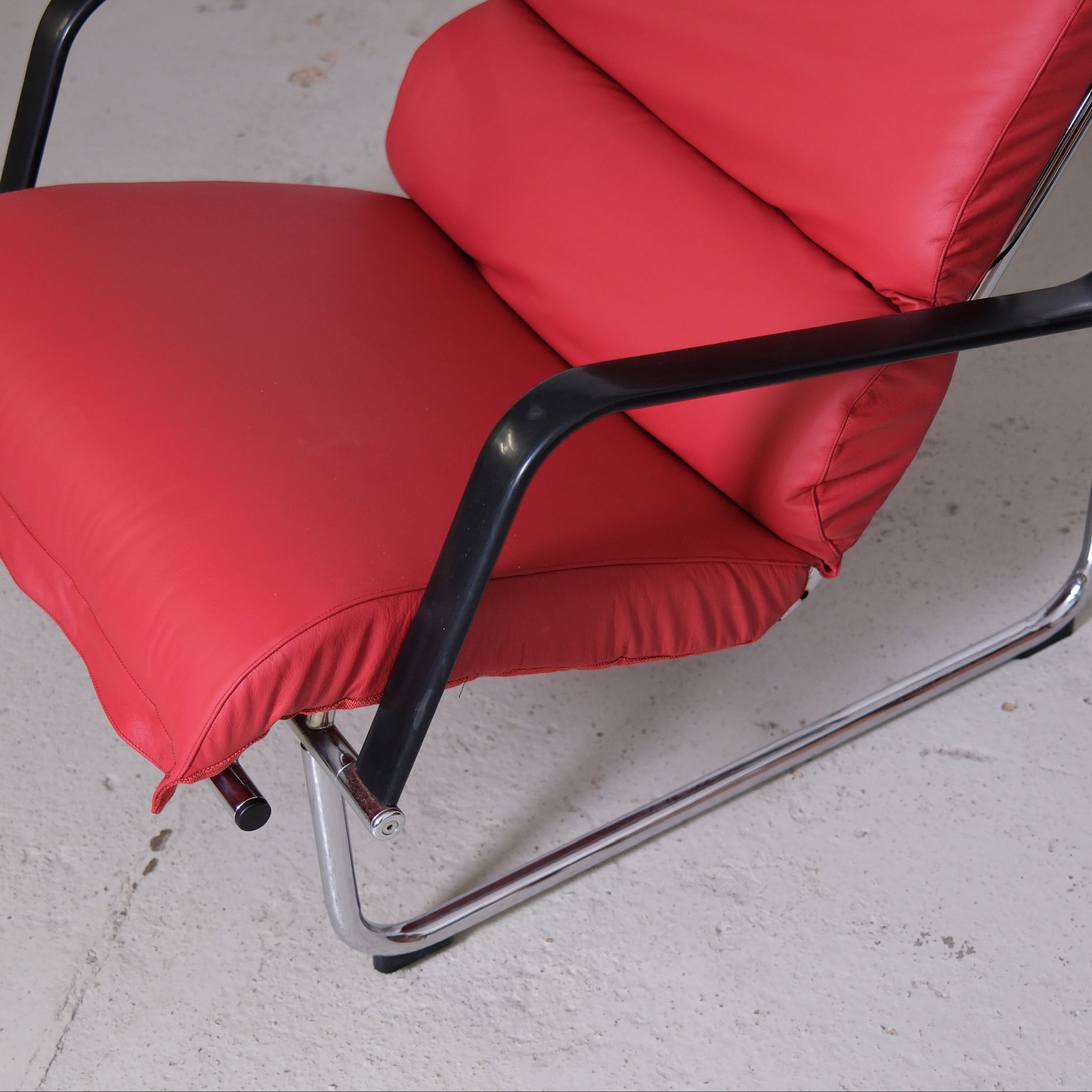 Yrjö Kukkapuro Remmi Lounge Chair in Red Leather – Pino Interiors