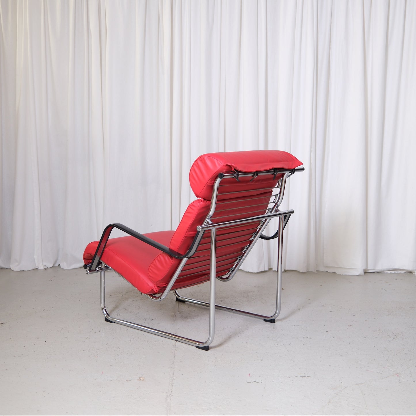 Yrjö Kukkapuro Remmi Lounge Chair in Red Leather