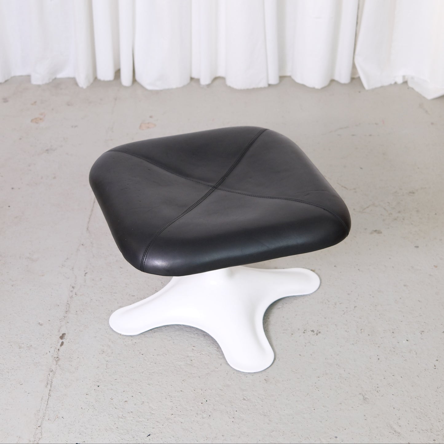 Yrjö Kukkapuro Karuselli Lounge Chair and Ottoman in Black Leather, Haimi
