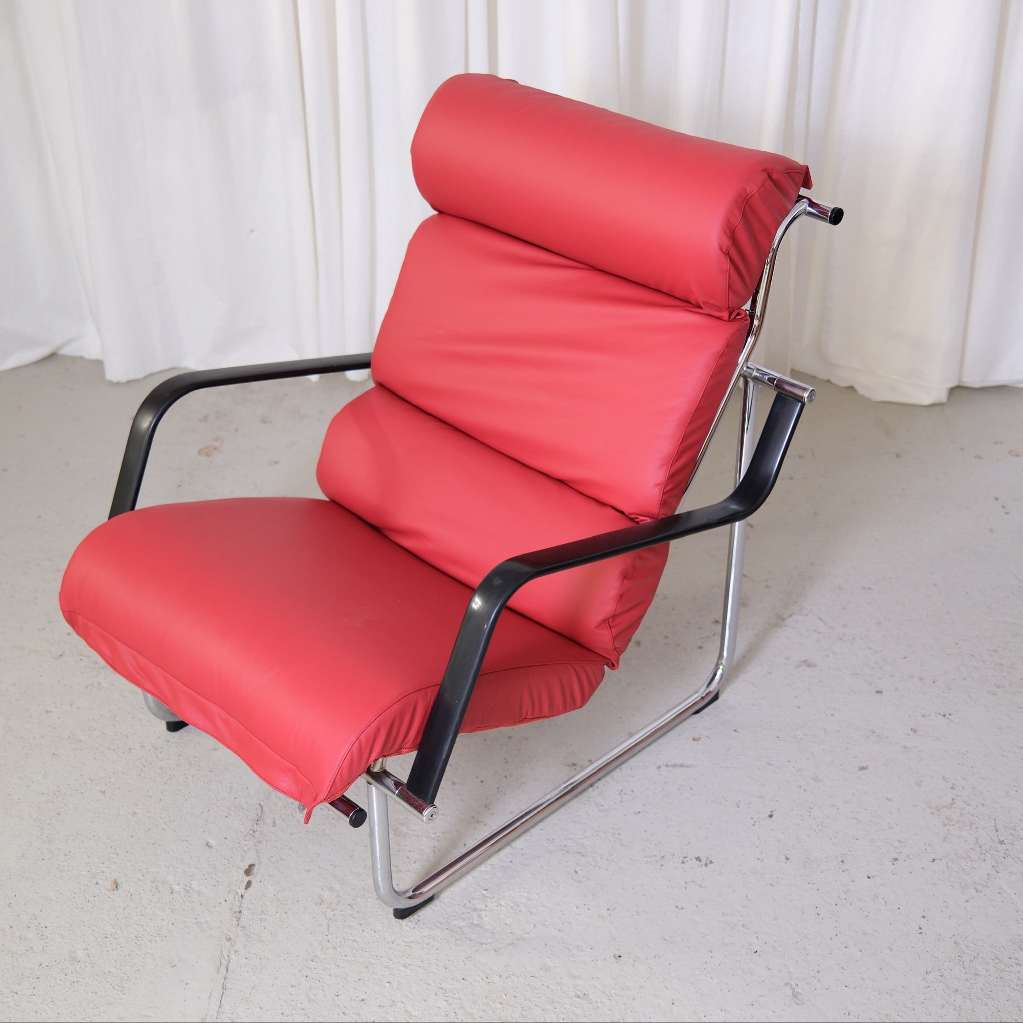 Yrjö Kukkapuro Remmi Lounge Chair in Red Leather – Pino Interiors