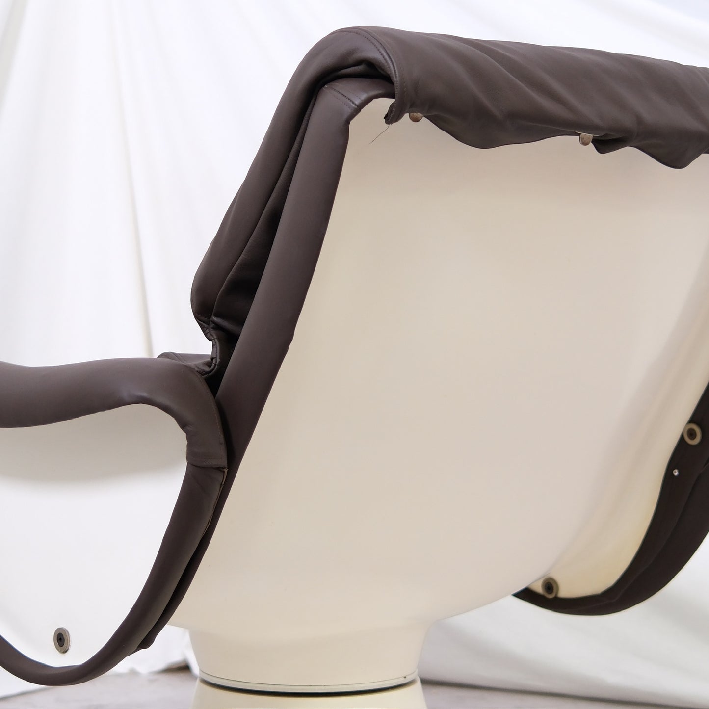 Yrjö Kukkapuro Saturnus Lounge Chair with Ottoman - Brown Leather