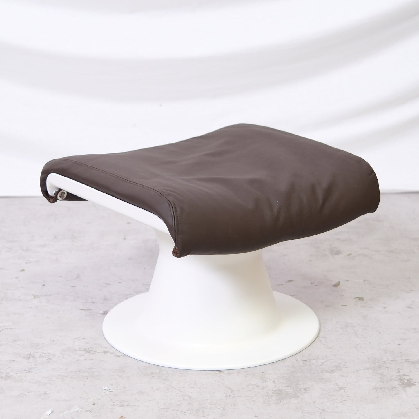 Yrjö Kukkapuro Saturnus Lounge Chair with Ottoman - Brown Leather