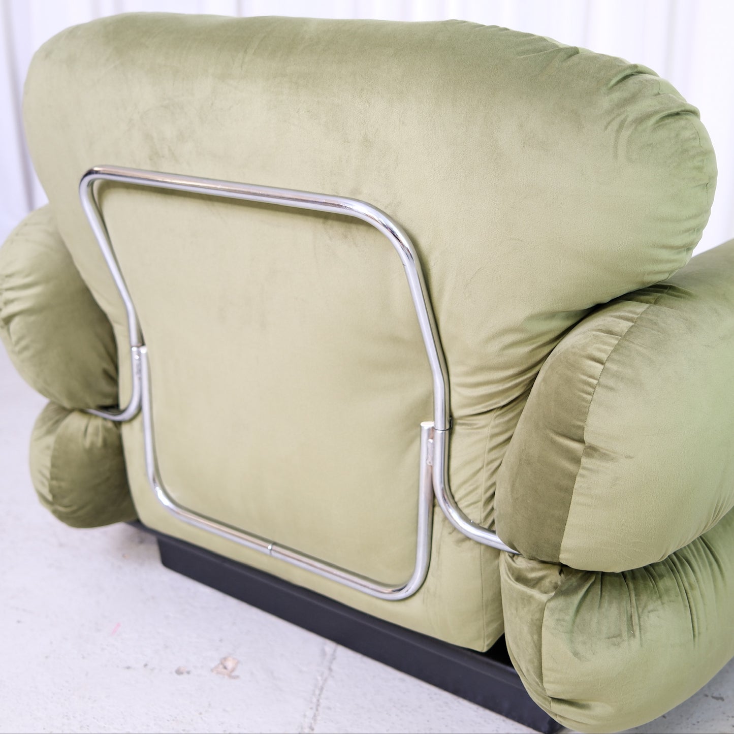 Isku Hannibal Armchair in Olive Green by Kurt Hvitsjö