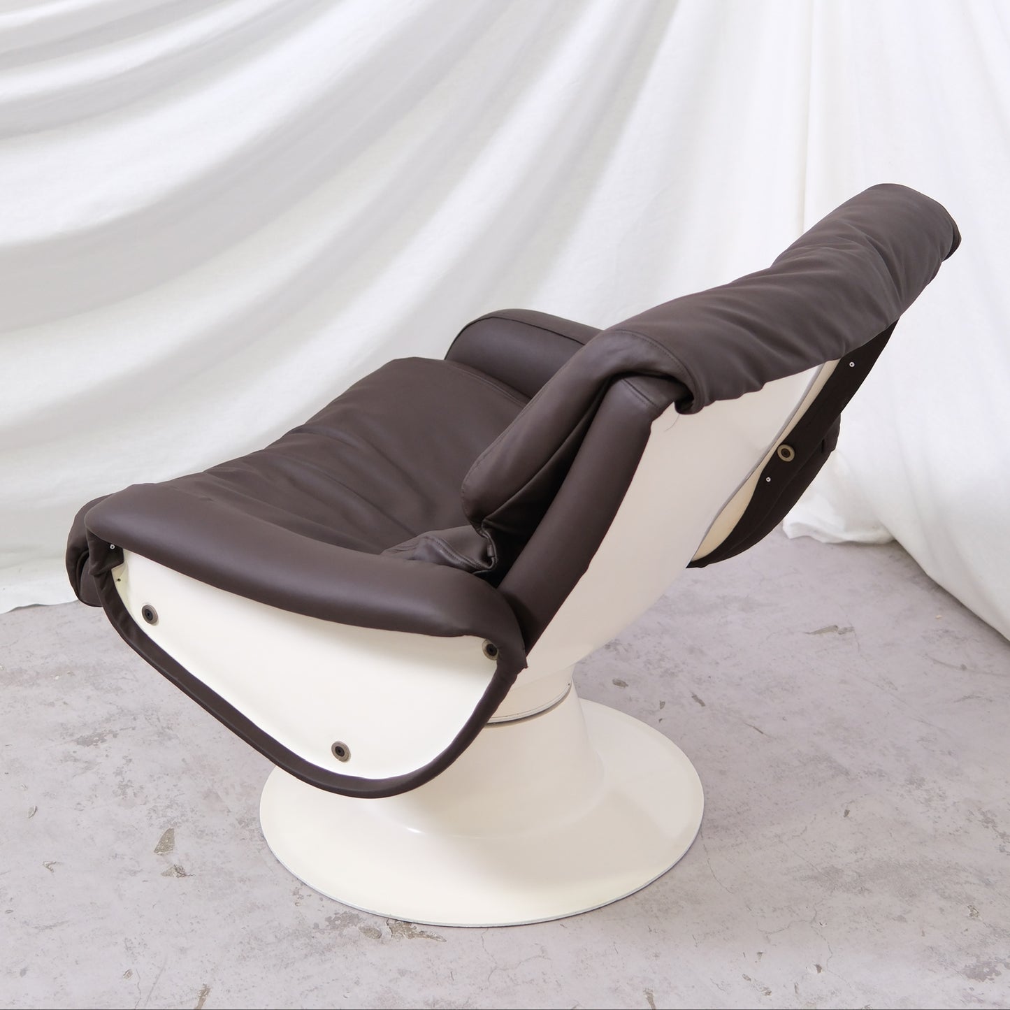 Yrjö Kukkapuro Saturnus Lounge Chair with Ottoman - Brown Leather