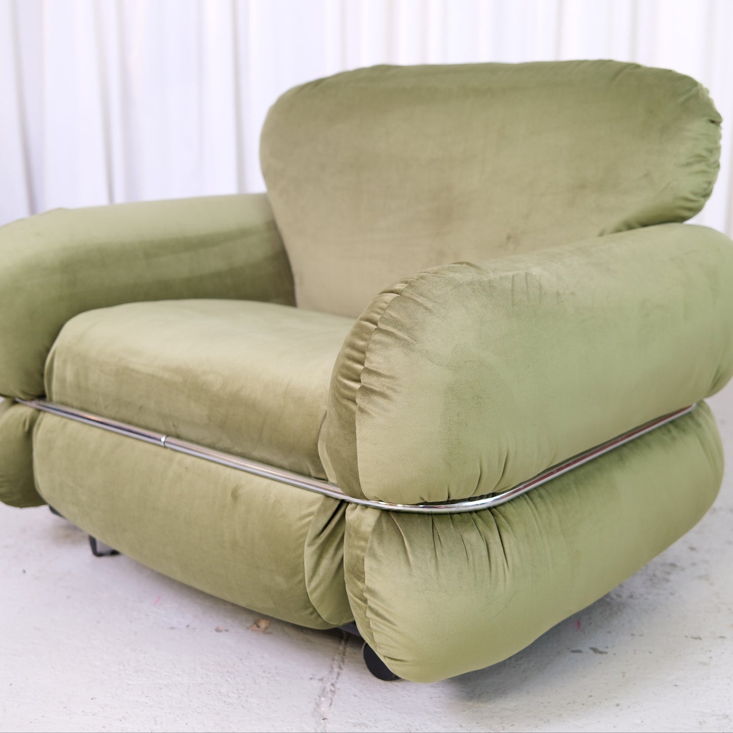 Isku Hannibal Armchair in Olive Green by Kurt Hvitsjö