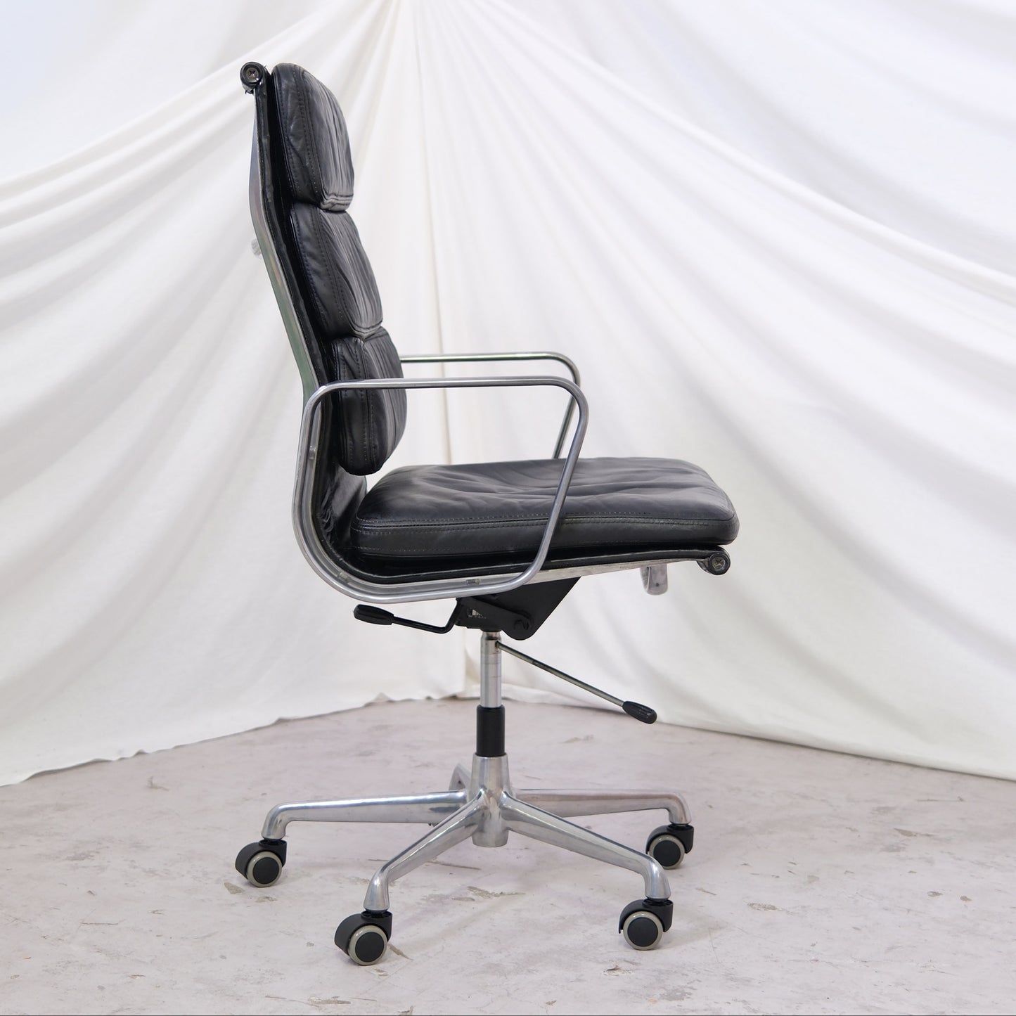 Vitra Charles & Ray Eames EA 219 Office Chair - Herman Miller