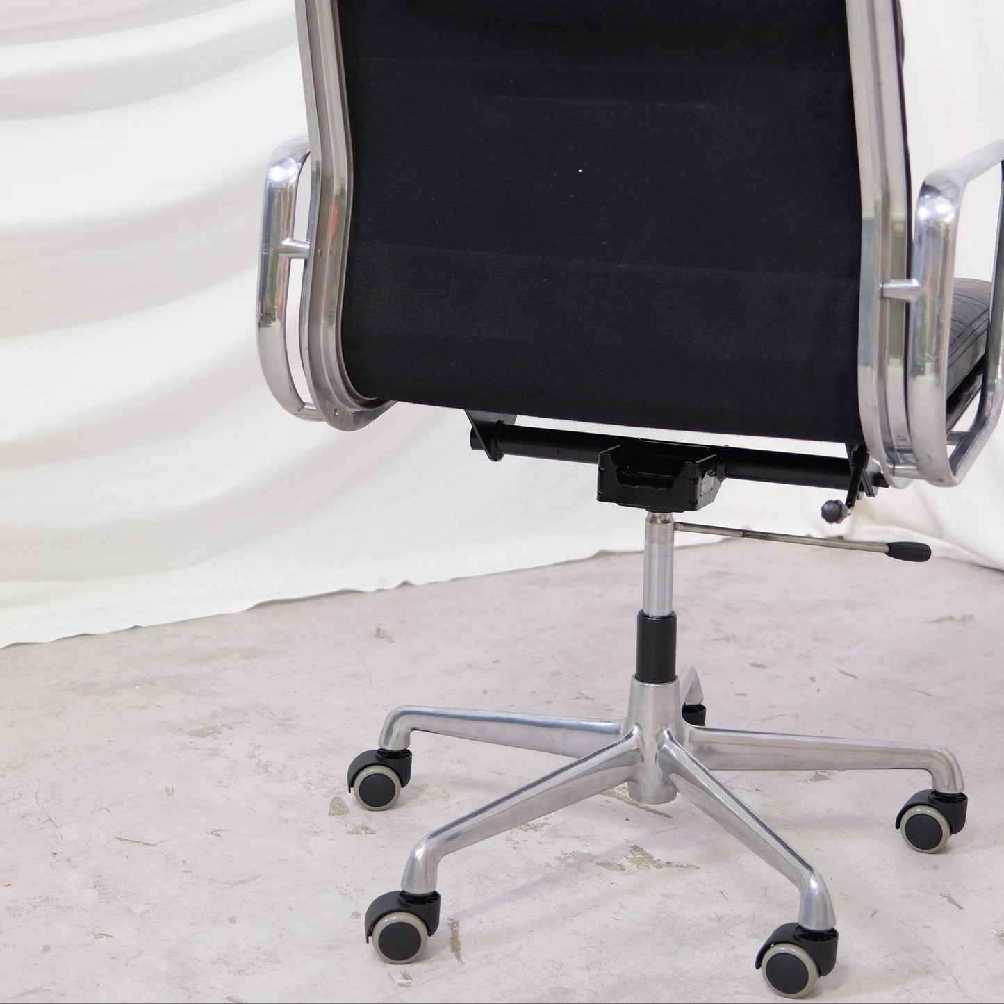 Vitra Charles & Ray Eames EA 219 Office Chair - Herman Miller