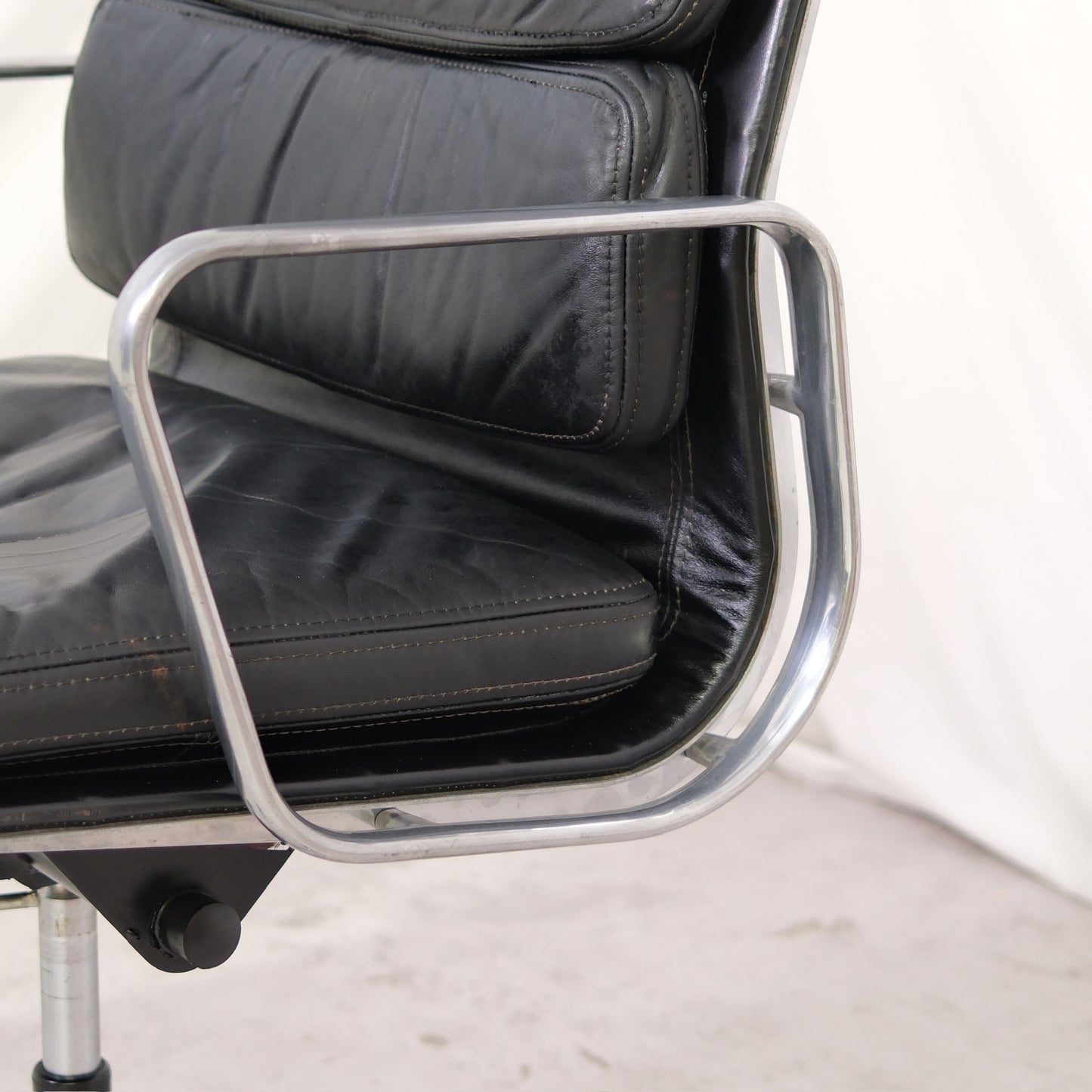 Vitra Charles & Ray Eames EA 219 Office Chair - Herman Miller