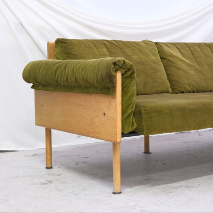 Yrjö Kukkapuro Ateljee 3-Seater Sofa – Green Velvet, Oak Frame