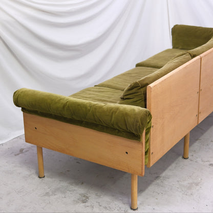 Yrjö Kukkapuro Ateljee 3-Seater Sofa – Green Velvet, Oak Frame