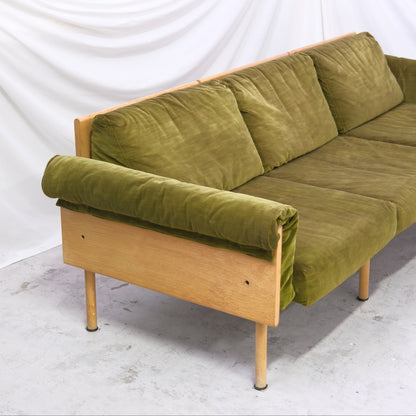 Yrjö Kukkapuro Ateljee 3-Seater Sofa – Green Velvet, Oak Frame