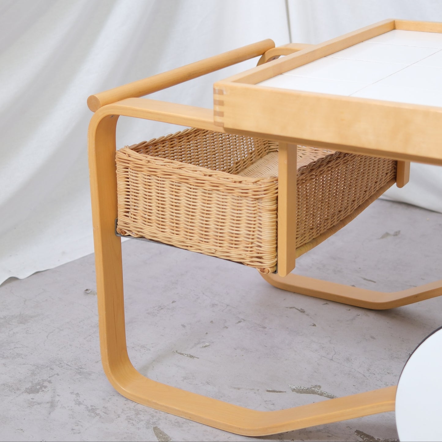 Artek 900 Tea Trolley, White Tiles