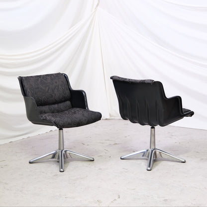 Yrjö Kukkapuro 3428 Dining Chairs, Swivel, Metal Base