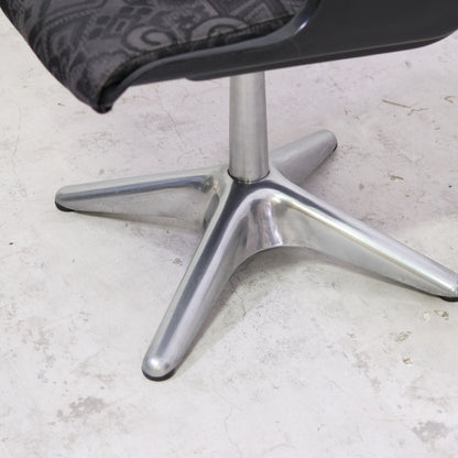 Yrjö Kukkapuro 3428 Dining Chairs, Swivel, Metal Base