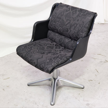 Yrjö Kukkapuro 3428 Dining Chairs, Swivel, Metal Base