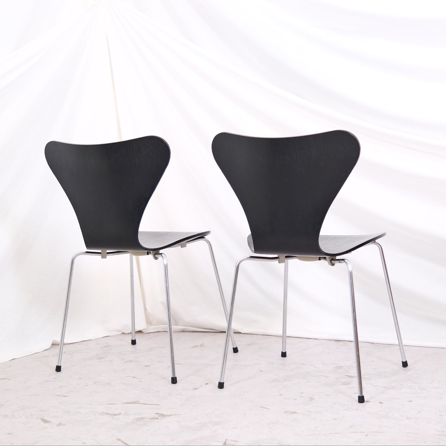 Fritz Hansen Series 7 Chair by Arne Jacobsen 2006 Black