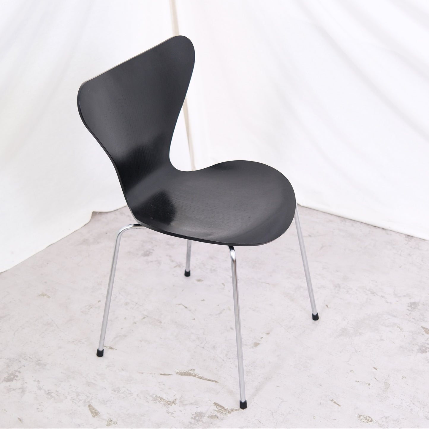 Fritz Hansen Series 7 Chair by Arne Jacobsen 2006 Black