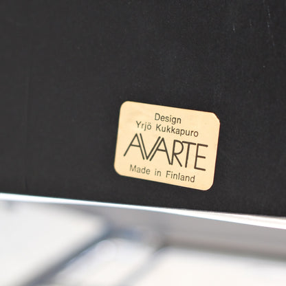 Yrjö Kukkapuro Experiment Chair in White Leather and Blue Armrests for Avarte