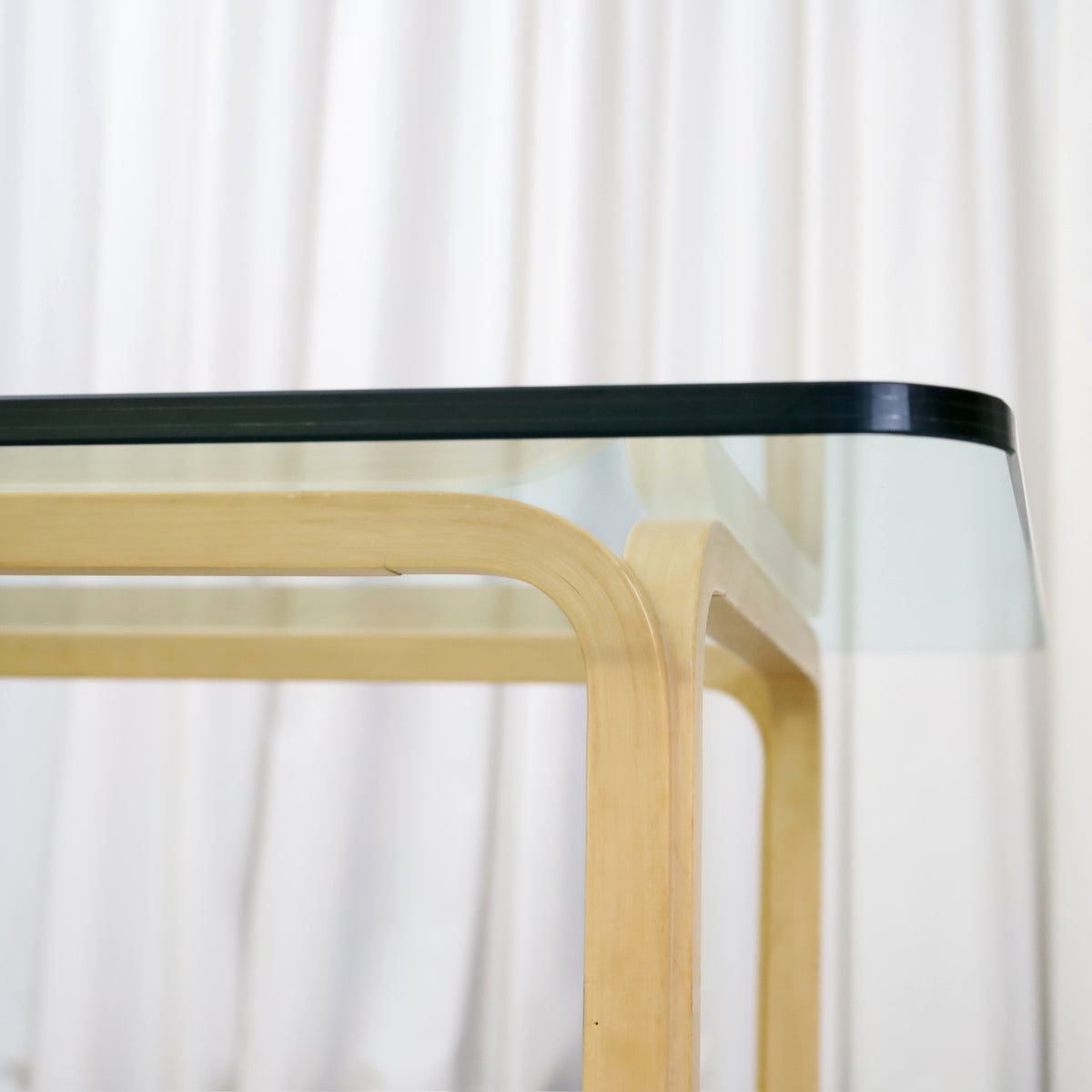 Artek Y805A coffee table glass edge and birch support detail