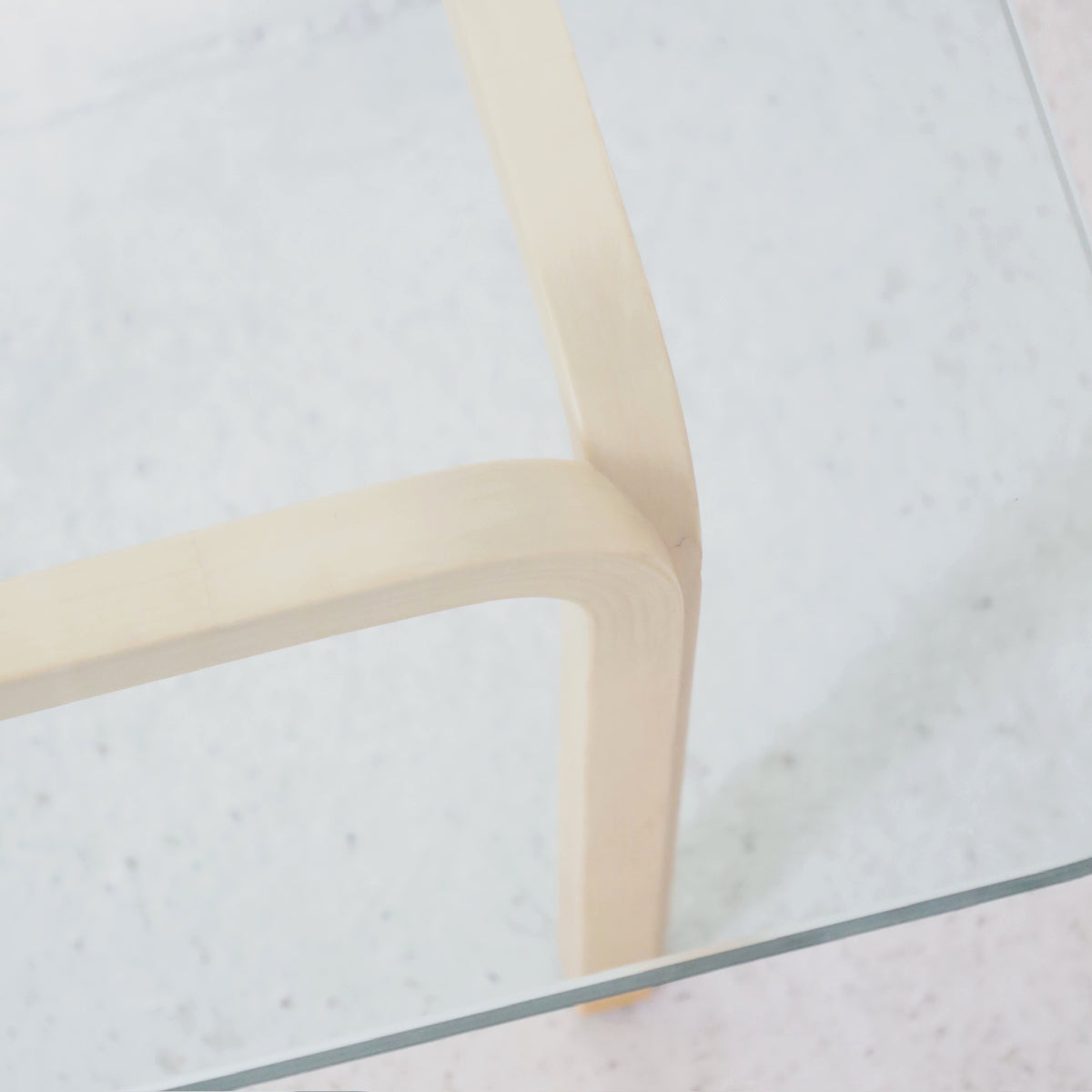 Artek Y805A coffee table birch frame and glass top detail