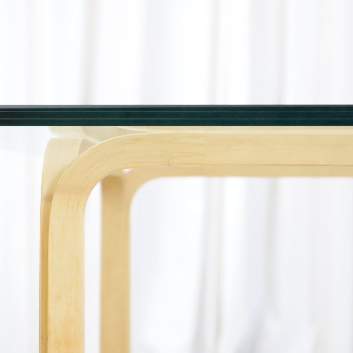 Artek Y805A coffee table glass edge and birch frame detail