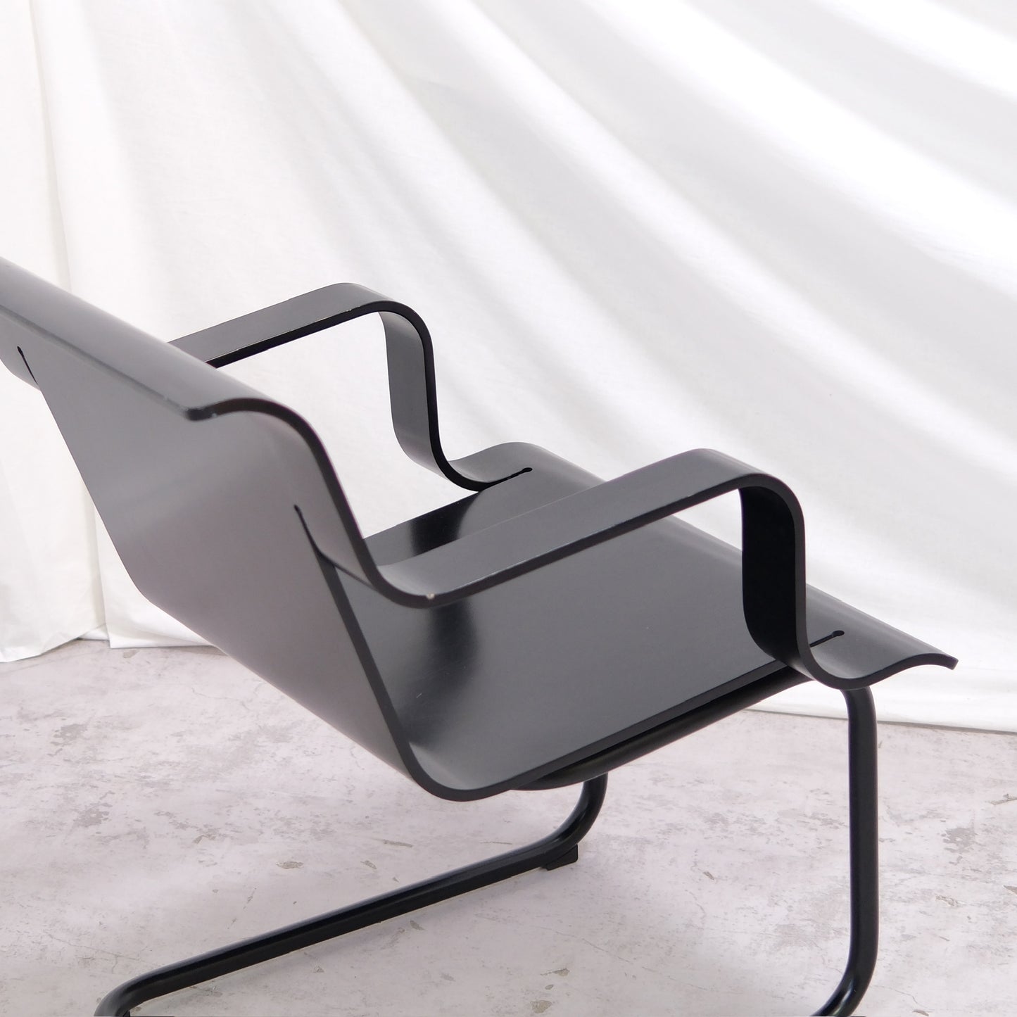 Alvar Aalto Artek Chair 26 - Black