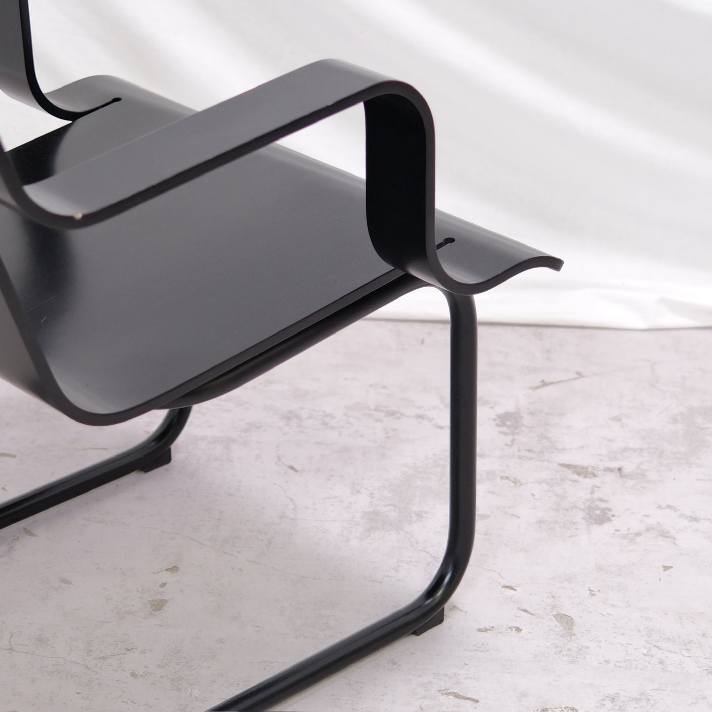Alvar Aalto Artek Chair 26 - Black