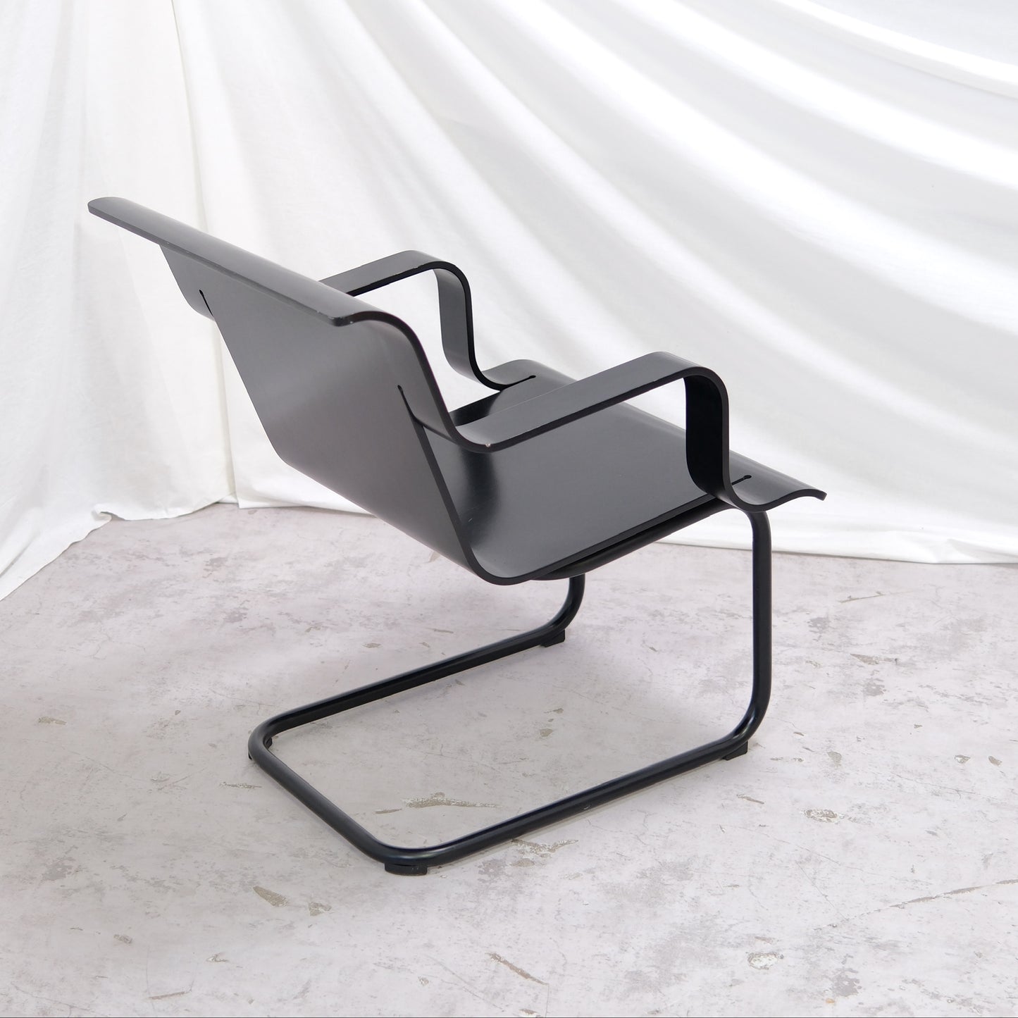 Alvar Aalto Artek Chair 26 - Black