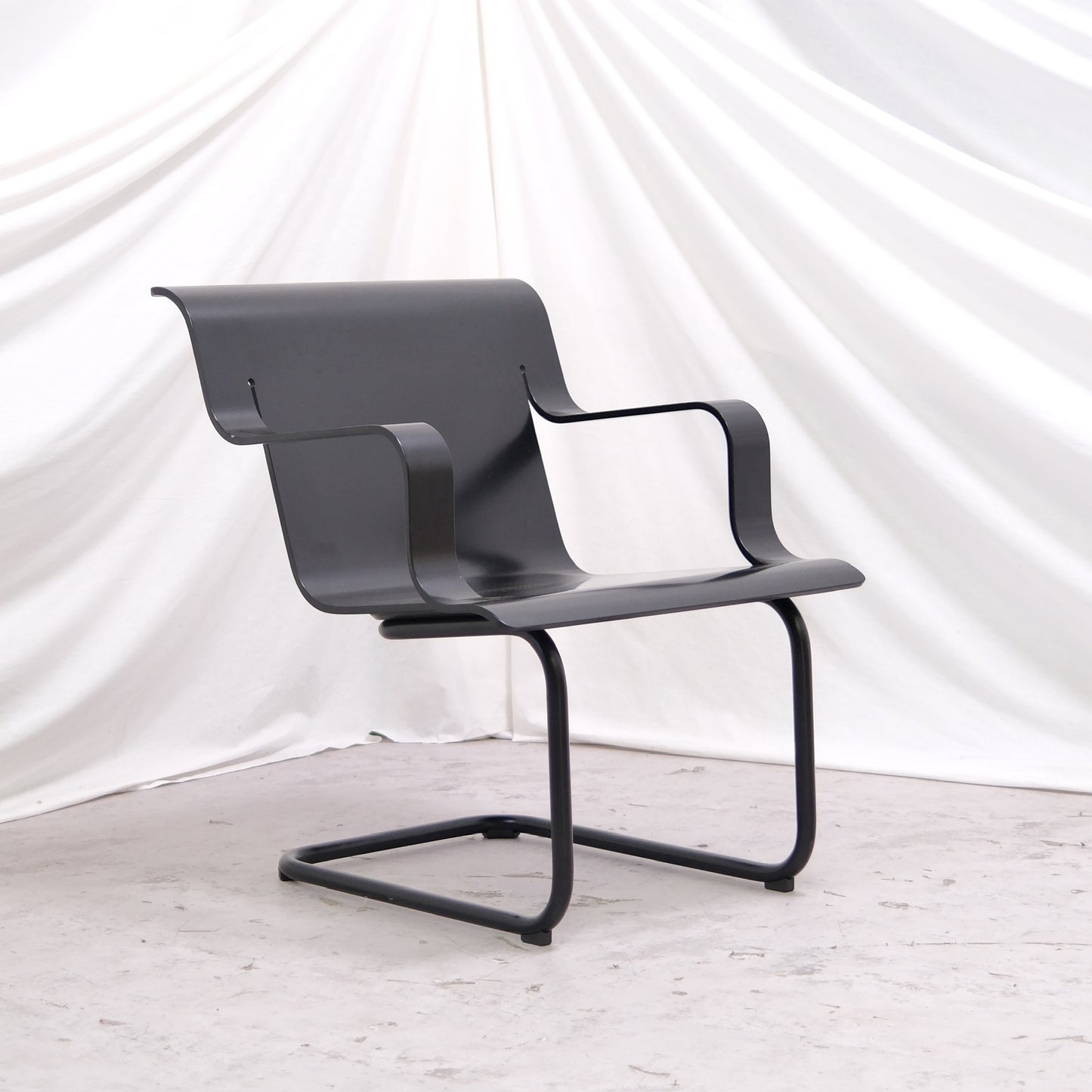 Alvar Aalto Artek Chair 26 - Black