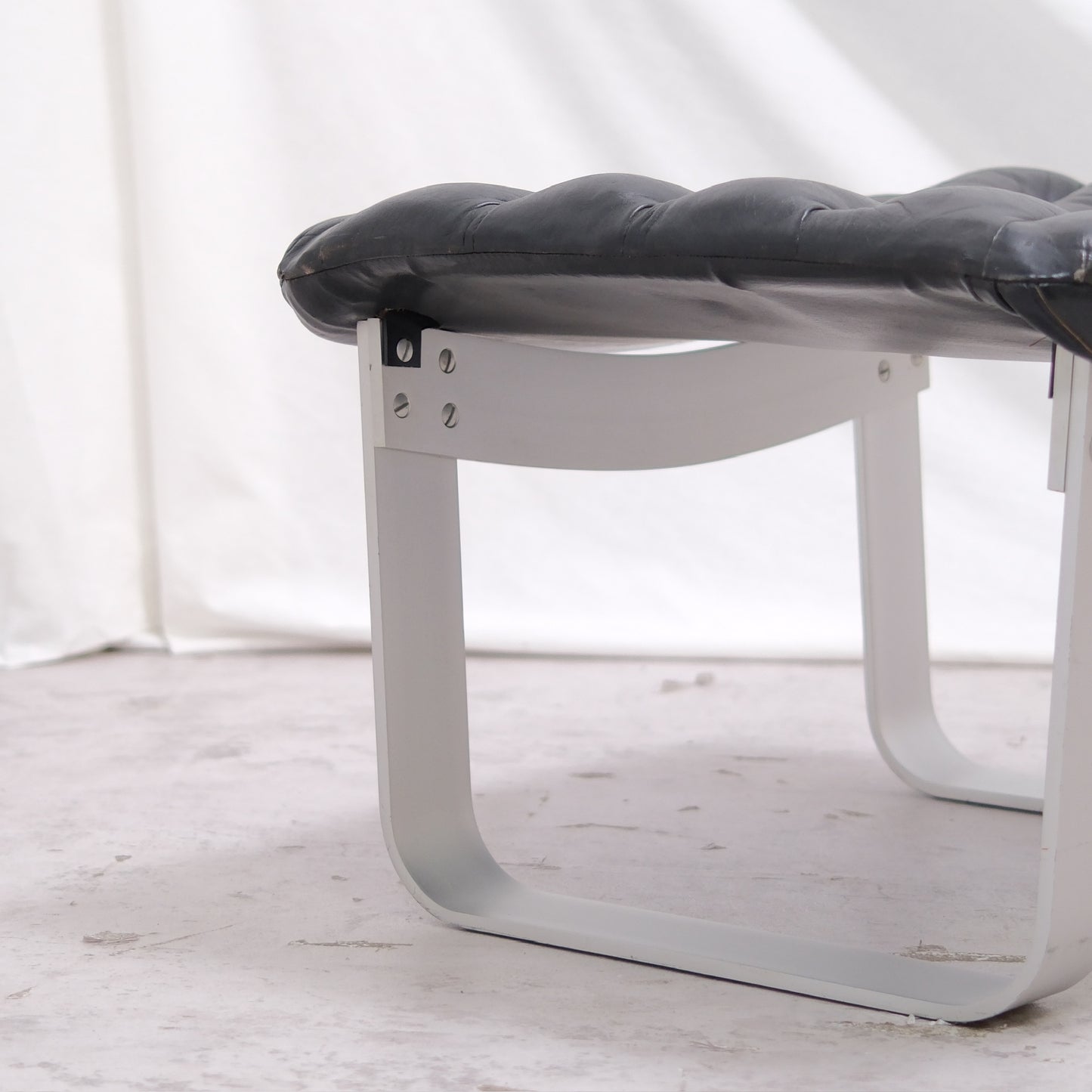 Ilmari Lappalainen Pulkka armchair with ottoman in Black Leather - Asko 1970s