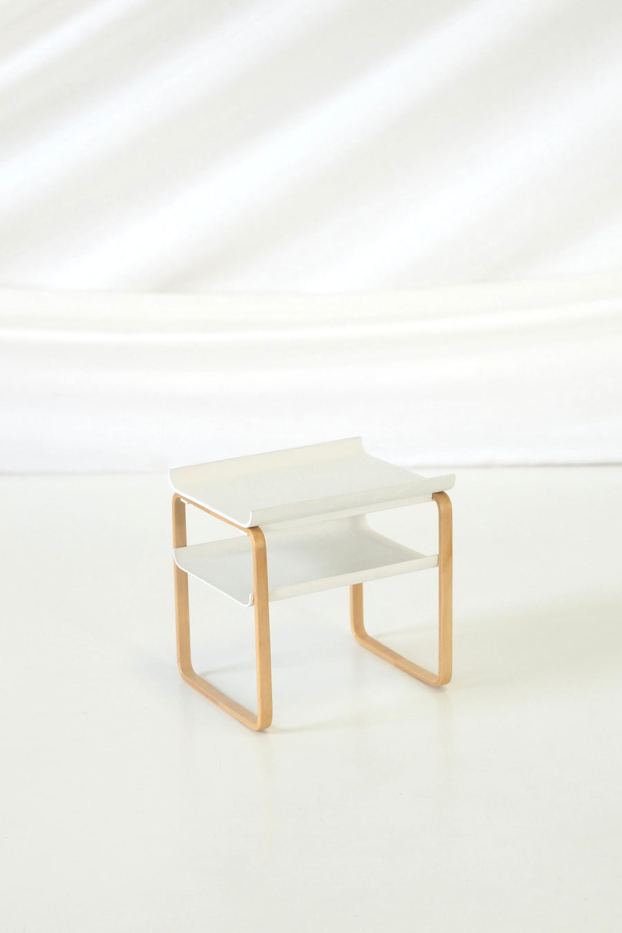 Artek – Alvar Aalto 100th Anniversary Miniature Paimio Table (1:5)