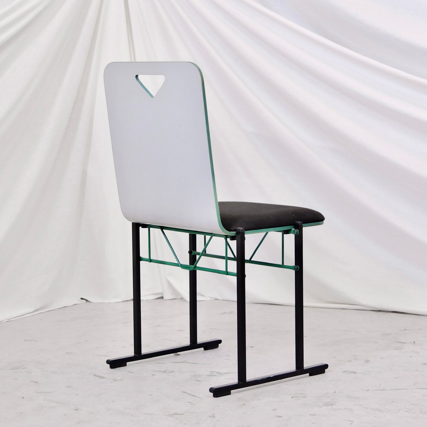 Yrjö Kukkapuro A-500 Series Chair for Avarte - Green Details