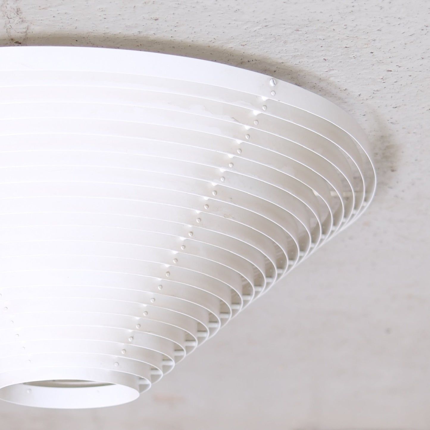 Alvar Aalto A622A Ceiling Lamp – Valaisinpaja Oy