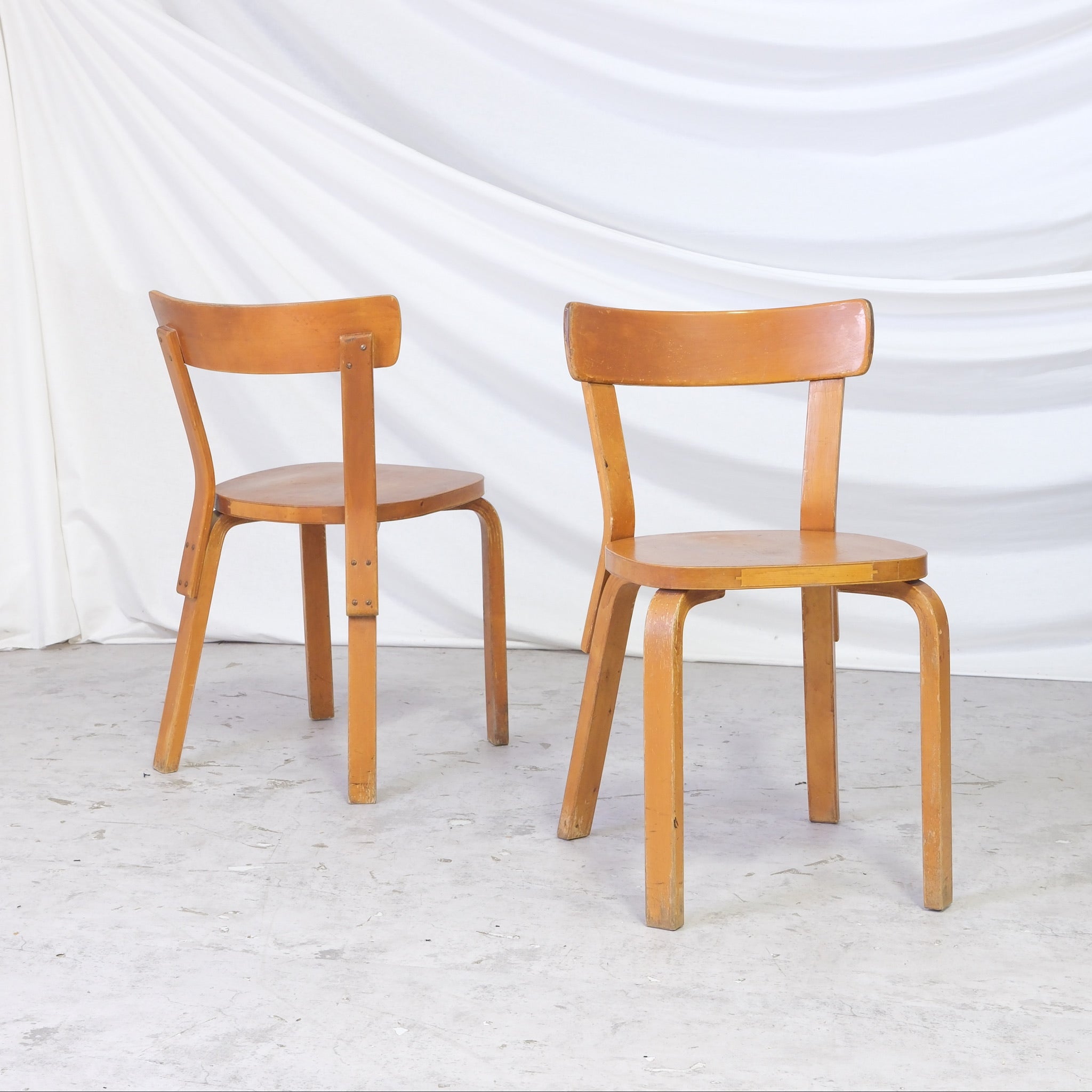 Alvar Aalto Chair 69 for Artek, 1950s Finger Joint Chairs – Pino