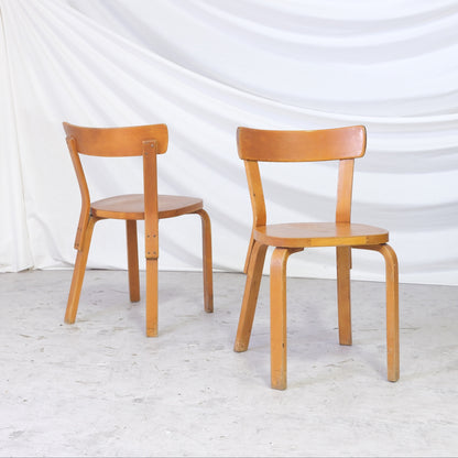 Vintage Alvar Aalto Chair 69 chairs for Artek from the 1950s in birch with finger joint seat construction and warm patina