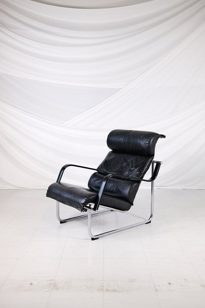 Yrjö Kukkapuro Remmi Armchair