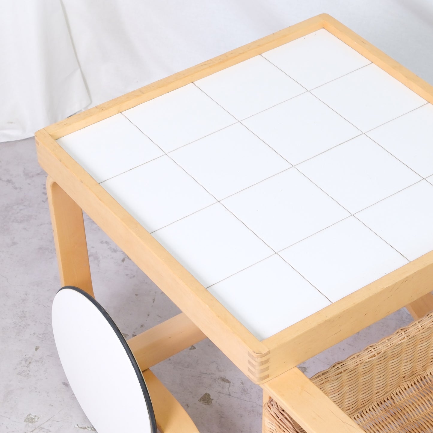 Artek 900 Tea Trolley, White Tiles