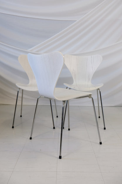 Arne Jacobsen for Fritz Hansen 모델 3107 Seven(3개 세트)