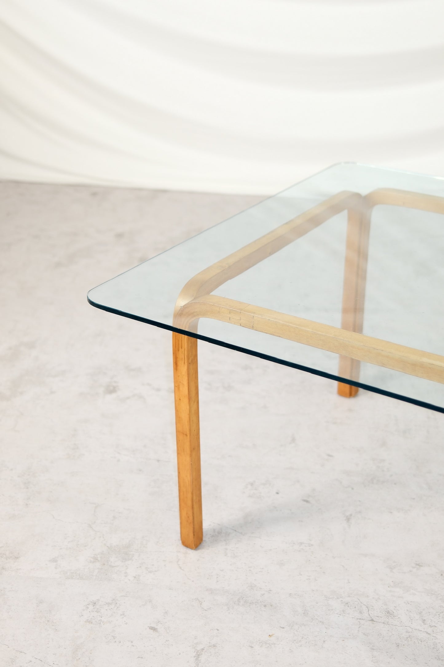 알바 알토(Alvar Aalto)가 제작한 희귀한 1930년대 Artek Y805 커피 테이블(특수 핑거 조인트 포함)
